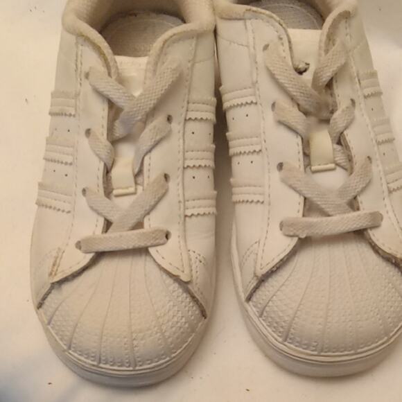Adidas Toddler Size 9.5 Shell Toe Ortholite Cream Shoes - Picture 2 of 10